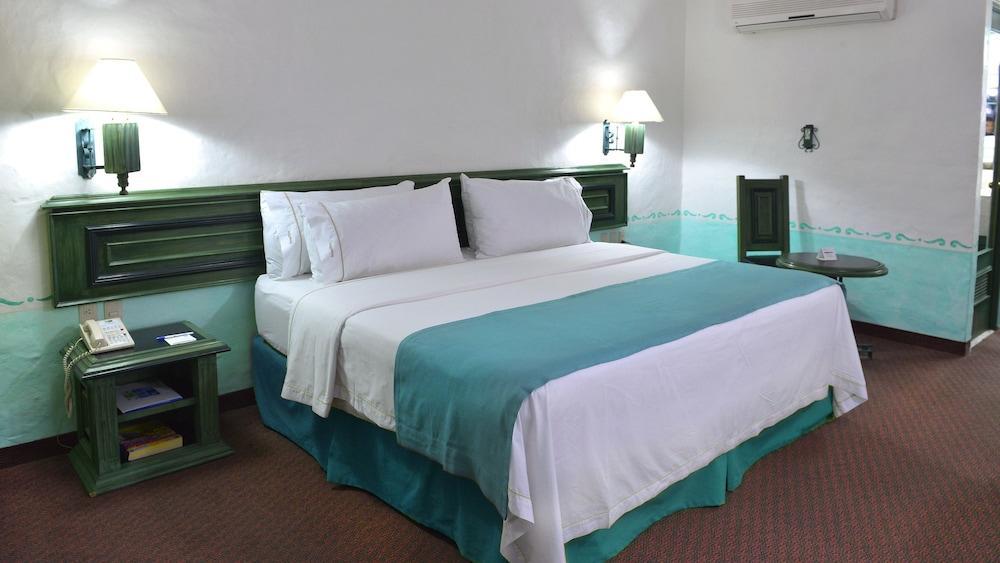Holiday Inn Express Morelia, An Ihg Hotel Екстер'єр фото