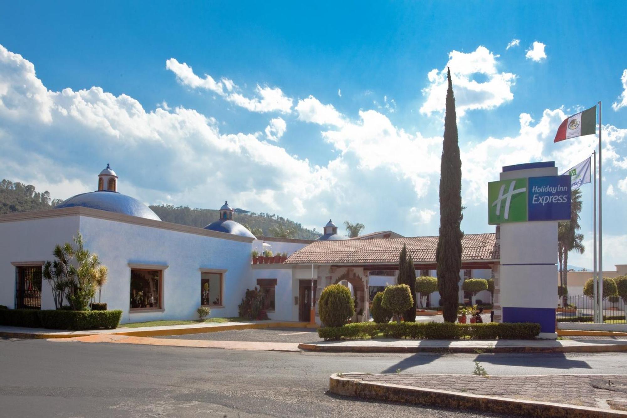 Holiday Inn Express Morelia By Ihg Екстер'єр фото