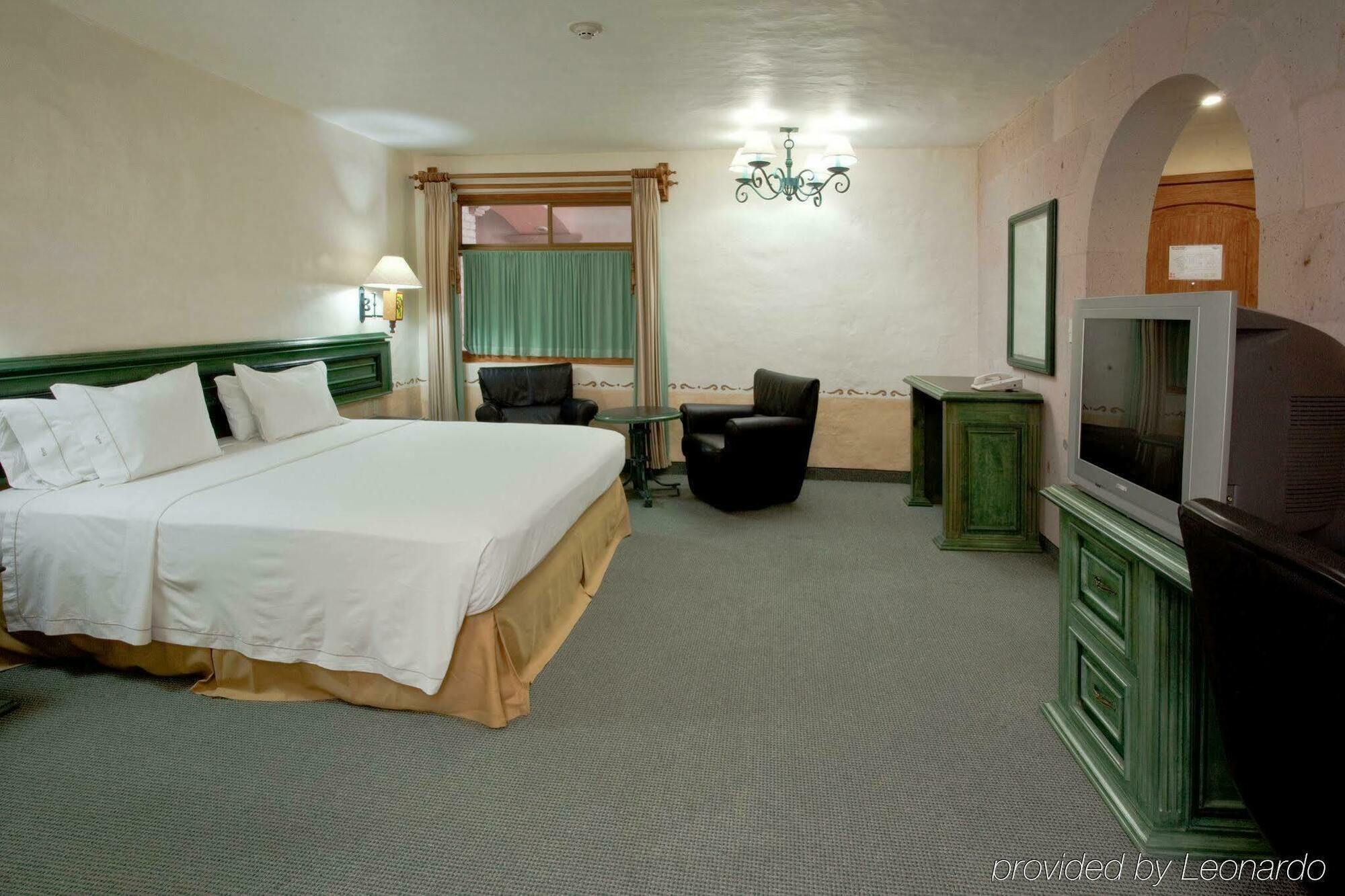 Holiday Inn Express Morelia By Ihg Екстер'єр фото